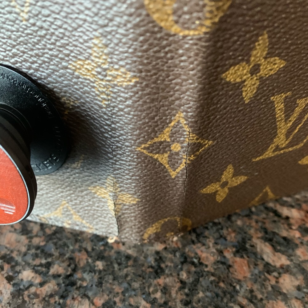 Louis Vuitton iPhone 7 Plus & 8 Plus Folio - Picture 6 of 8